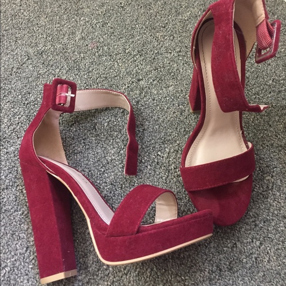 Shoes - Maroon heels